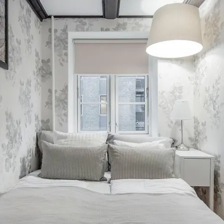 Connected Luxury In Historical Townhouse 아파트 *