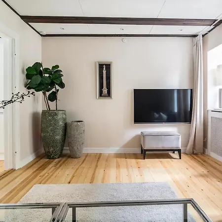 아파트 Connected Luxury In Historical Townhouse
