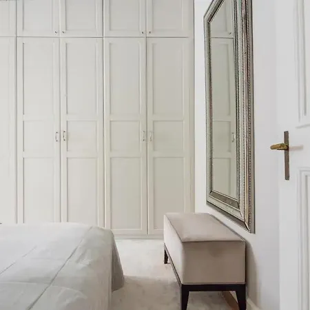 Connected Luxury In Historical Townhouse * 코펜하겐