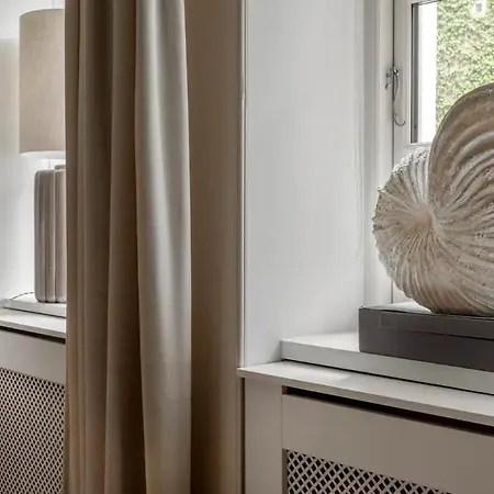 Connected Luxury In Historical Townhouse 코펜하겐