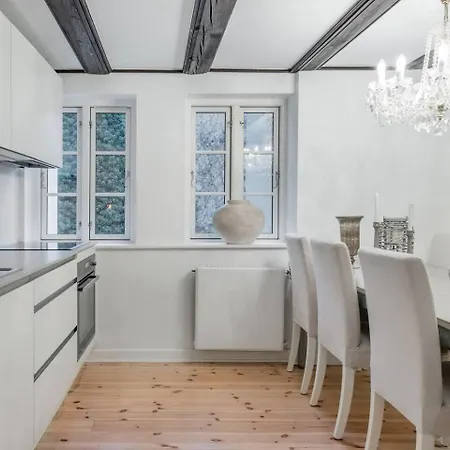 아파트 Connected Luxury In Historical Townhouse *